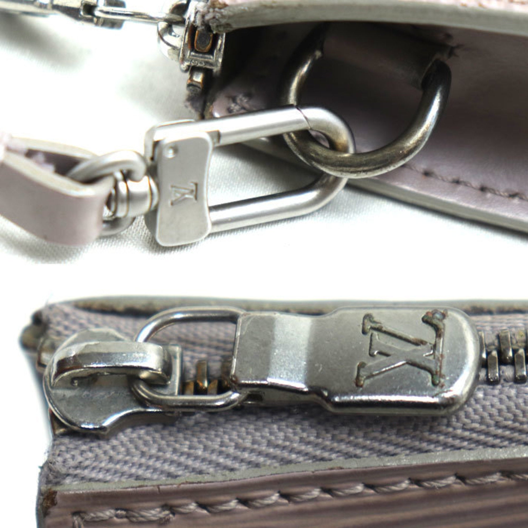 Louis Vuitton Silver Epi Leather Pouch (Pre-Owned)
