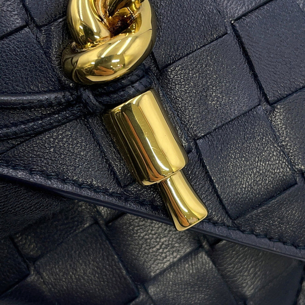 Bottega Veneta Black Navy Leather Wallet (Tri-Fold) (Pre-Owned)