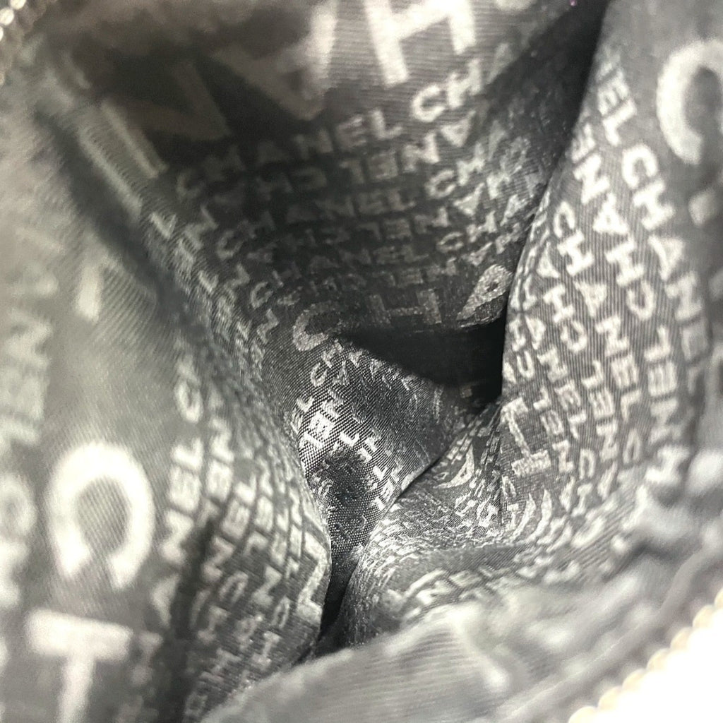 Chanel Gray Tweed Shoulder Bag (Pre-Owned)