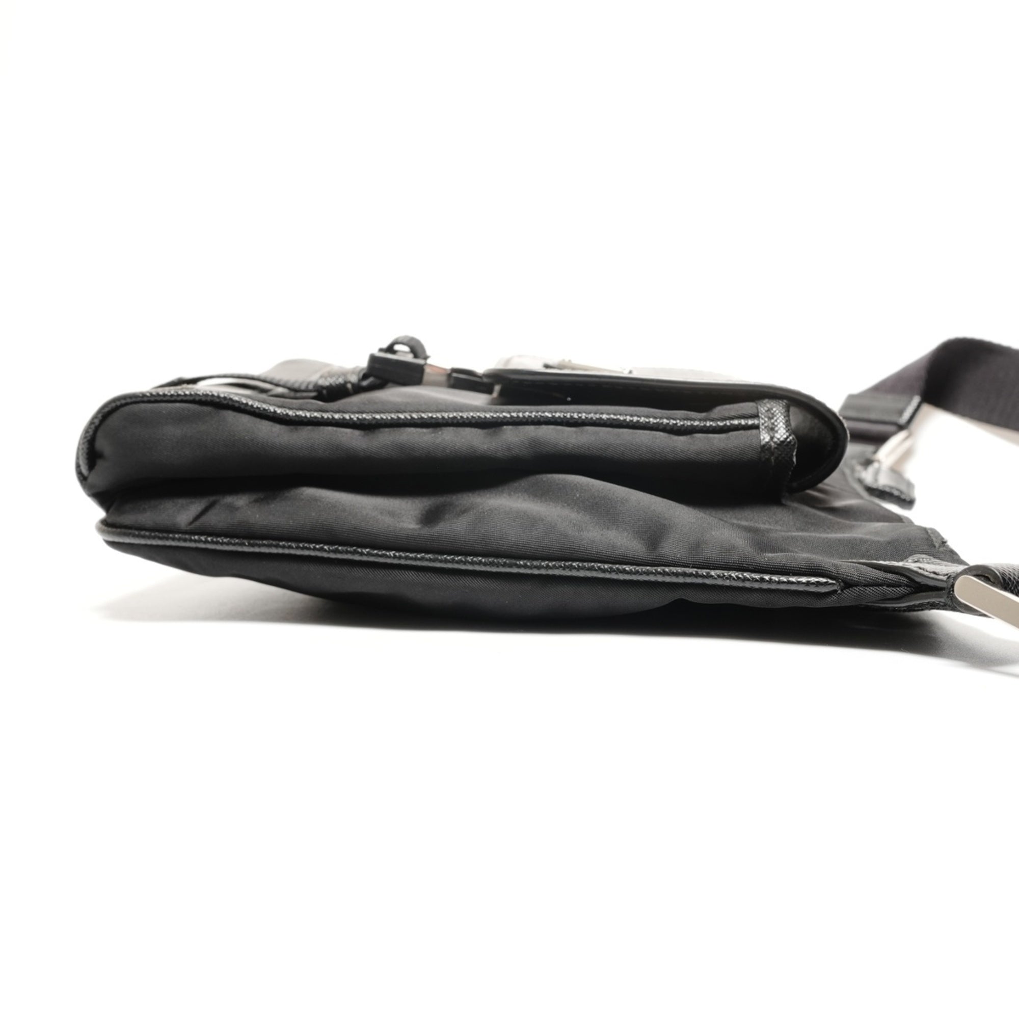 Prada Black Nylon Shoulder Bag (Pre-Owned)