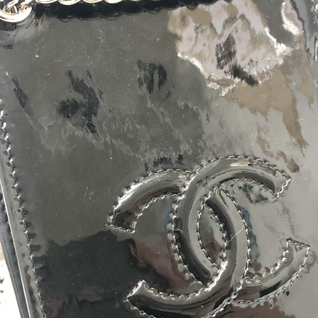 Chanel Black Pouch Shoulder Bag (Pre-Owned)