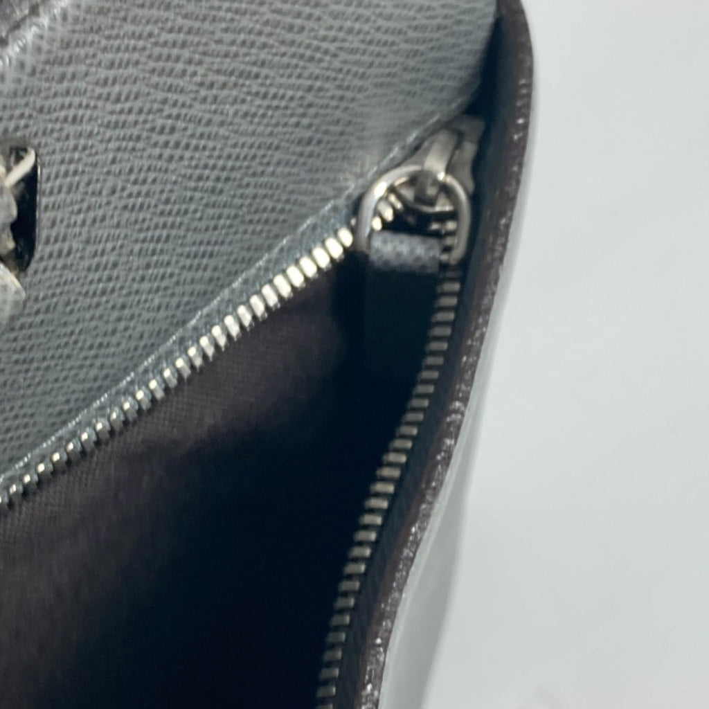 Louis Vuitton Glacier Gray Taiga Leather Leather Briefcase (Pre-Owned)