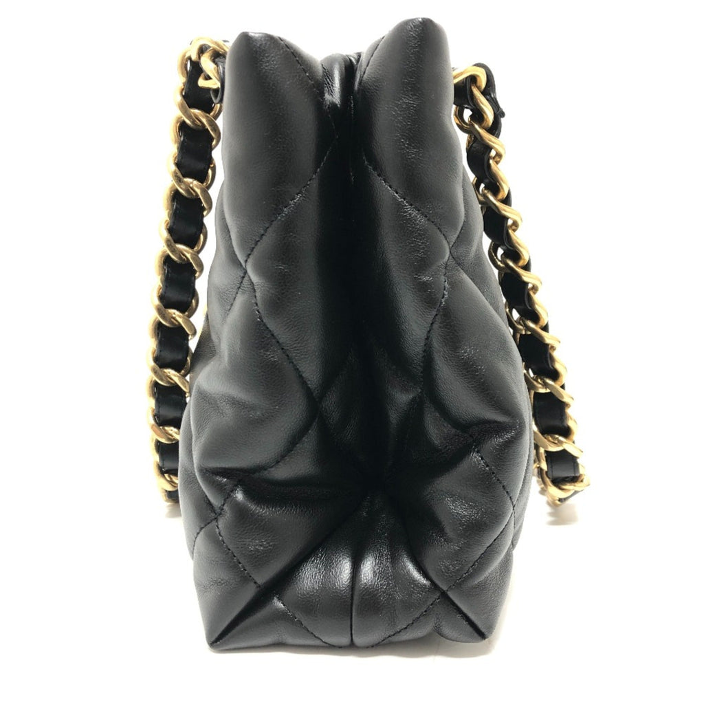 Chanel Black Leather Shoulder Bag (Pre-Owned)