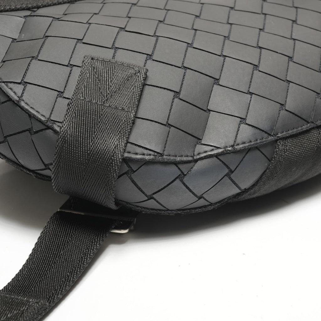 Bottega Veneta Intrecciato Black Rubber Shoulder Bag Sling Bag (Pre-Owned)