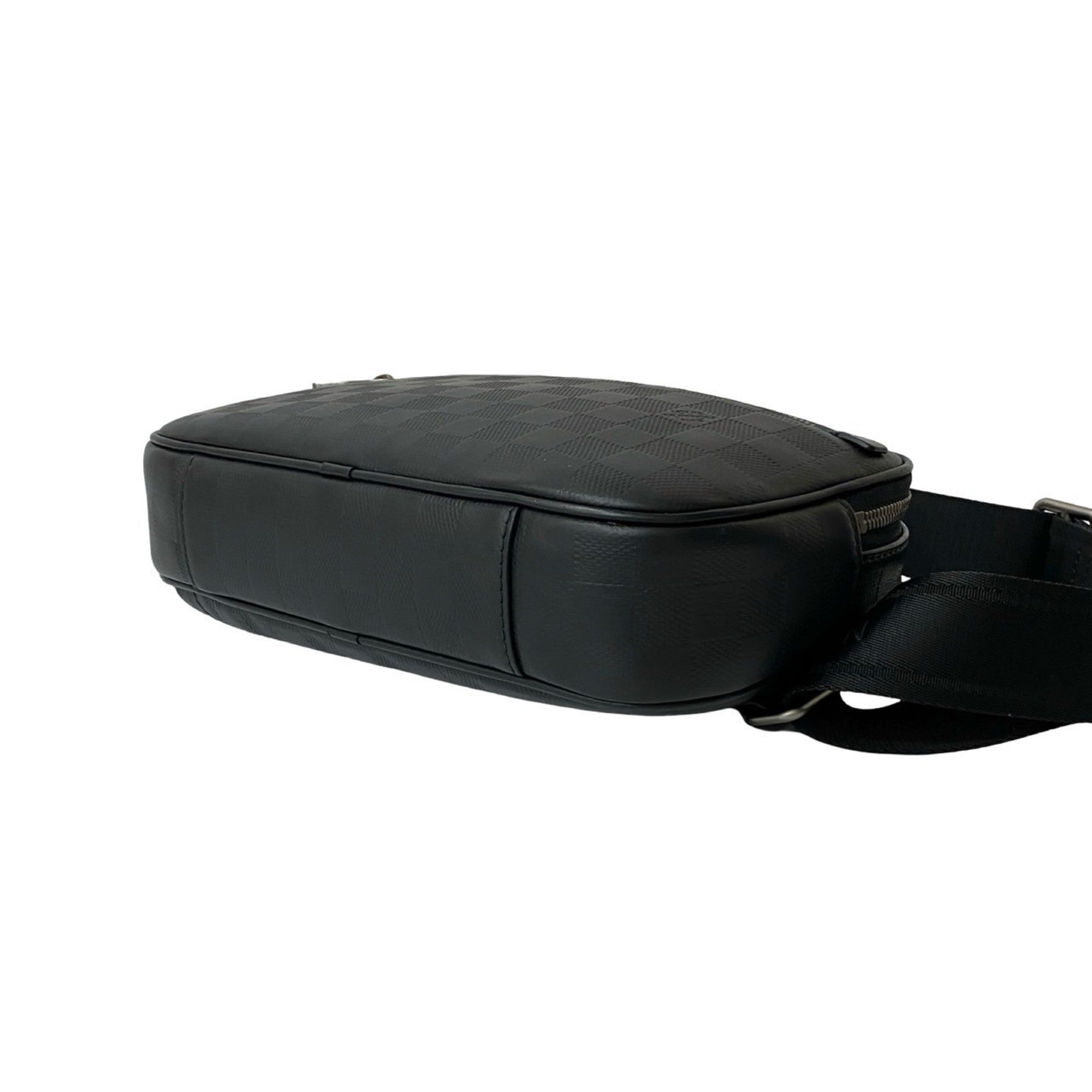 Louis Vuitton Black Leather Handbag Sling Bag (Pre-Owned)