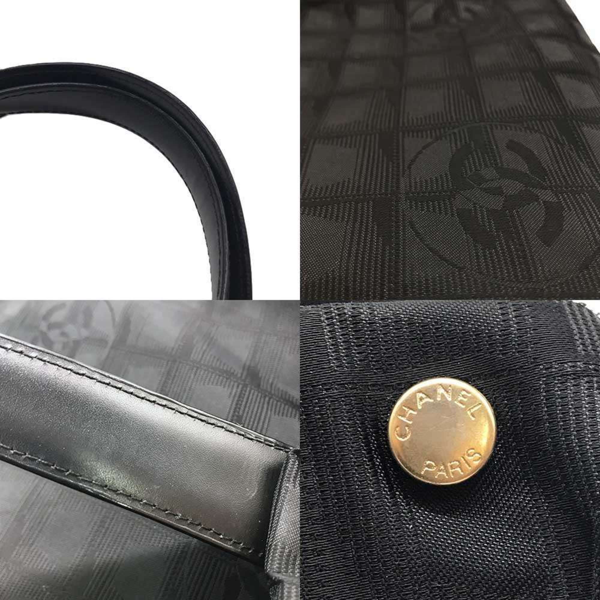 Chanel Black Nylon Tote Bag (Pre-Owned)