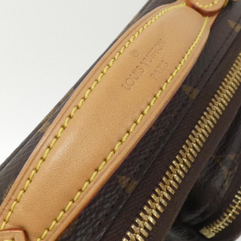 Louis Vuitton Marron Coated Canvas Pouch Shoulder Bag (Pre-Owned)