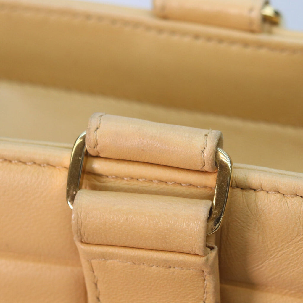 Chanel Chocolate Bar Beige Leather Handbag (Pre-Owned)