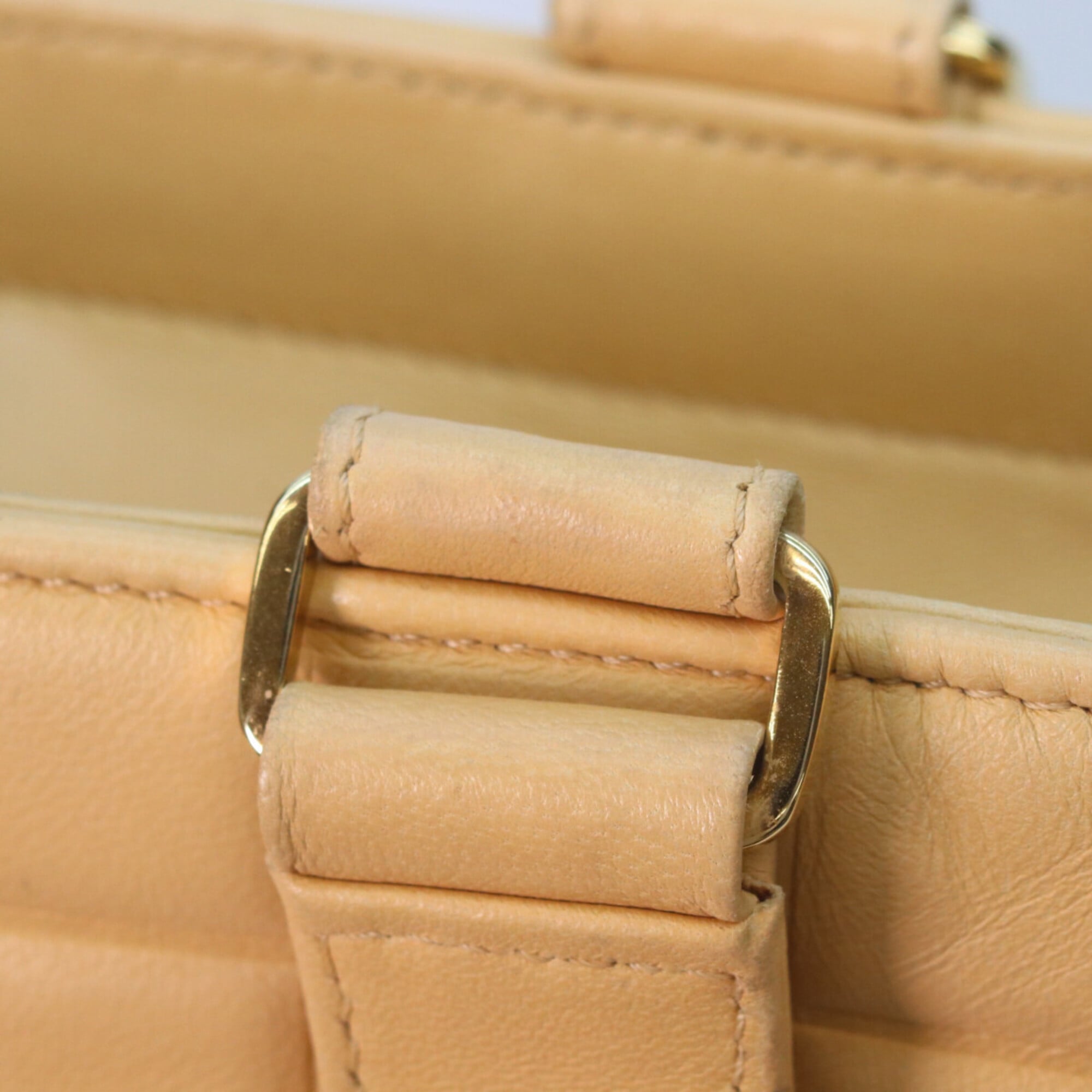 Chanel Chocolate Bar Beige Leather Handbag (Pre-Owned)