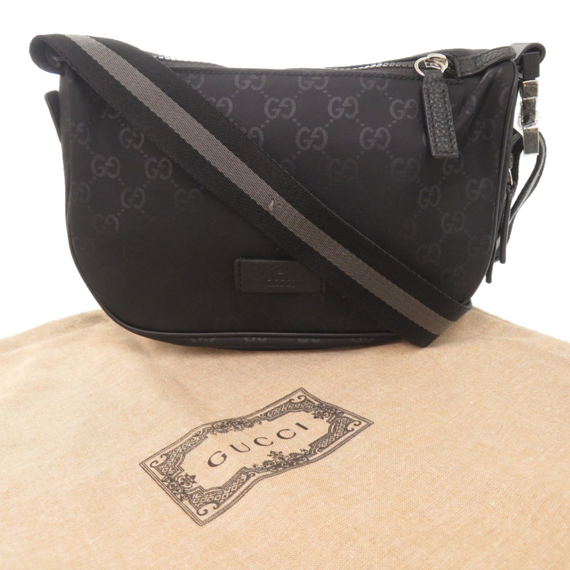 Gucci Black Nylon Shoulder Bag (Pre-Owned)