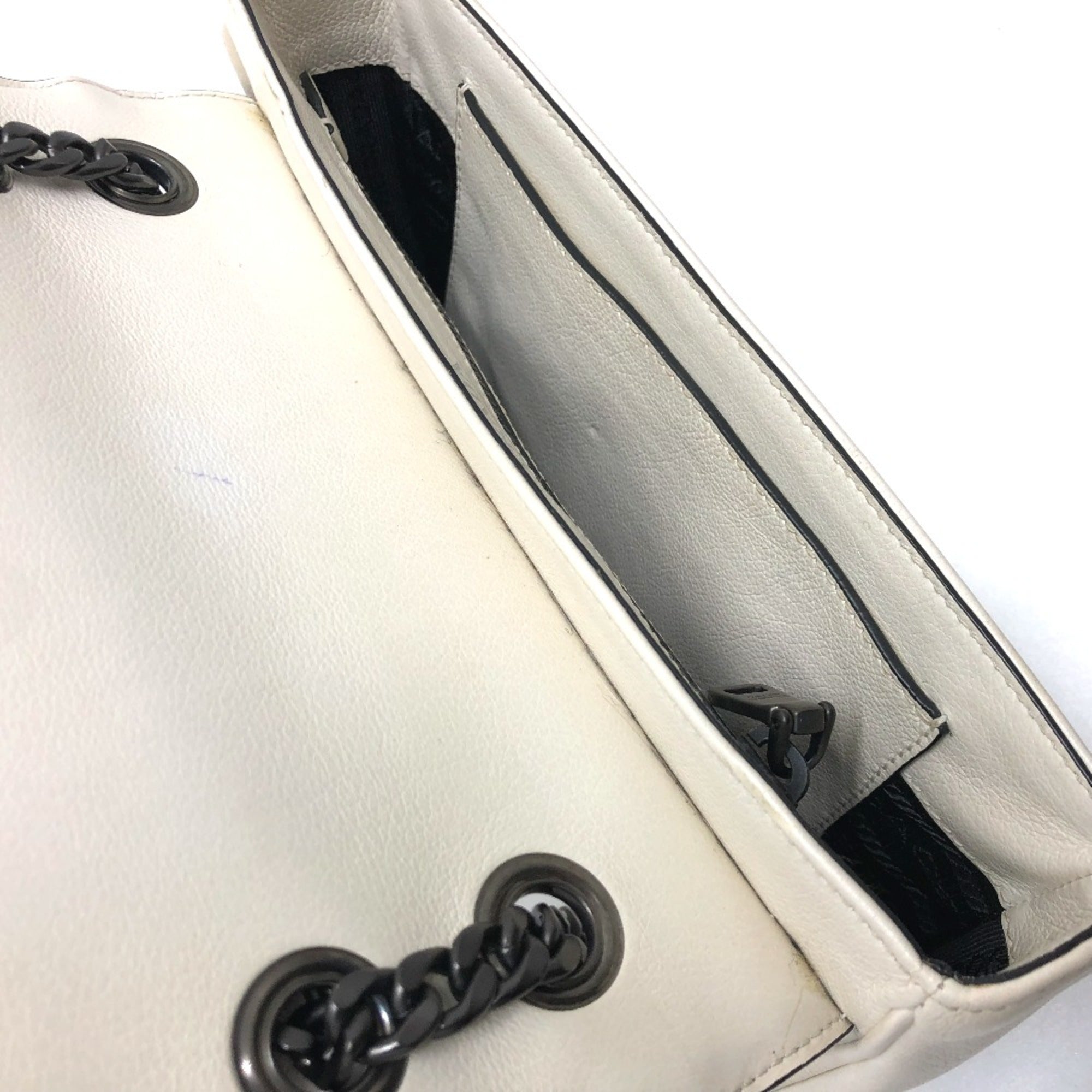 Prada White Leather Shoulder Bag (Pre-Owned)