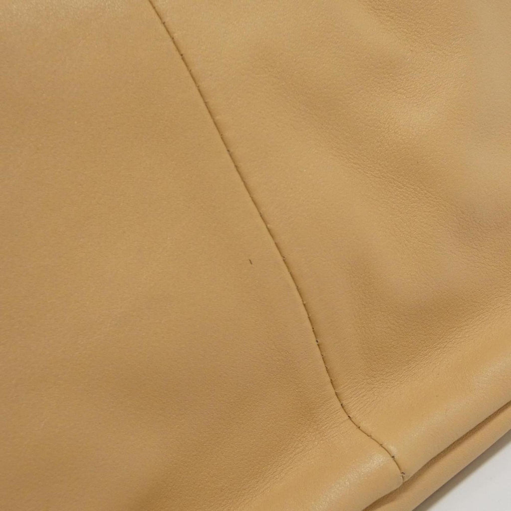 Bottega Veneta Leather Handbag (Pre-Owned)