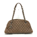 Chanel Brown Leather Shoulder Bag (Pre-Owned)