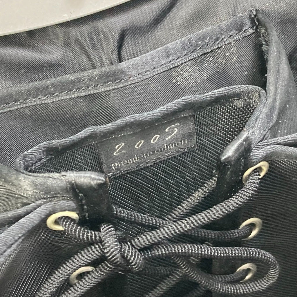 Chanel Black Cloth Handbag (Pre-Owned)