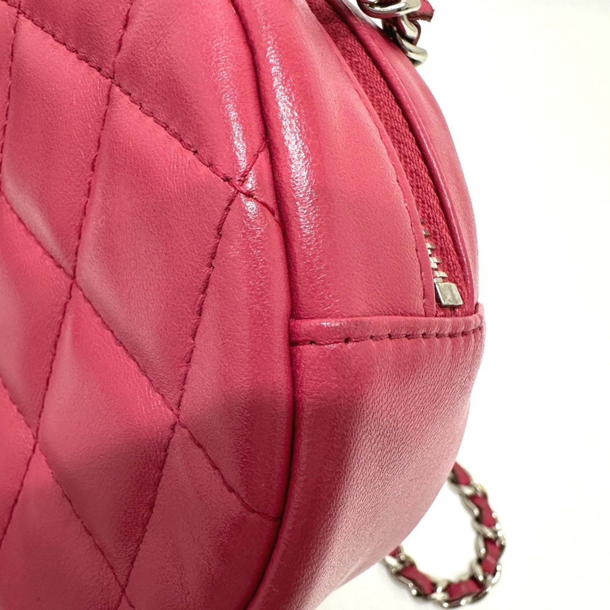 Chanel Leather Shoulder Bag (Pre-Owned)