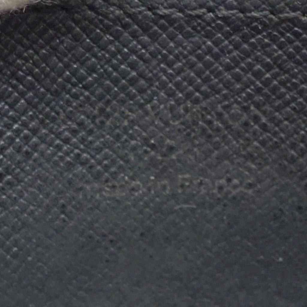 Louis Vuitton Taiga Black Taiga Leather Coin Purse/Coin Case (Pre-Owned)
