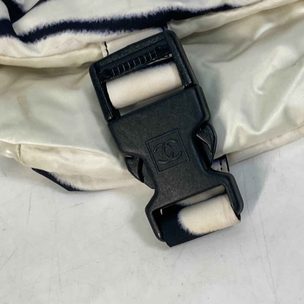 Chanel Sport Black White Nylon Messenger Bag Shoulder Bag (Pre-Owned)