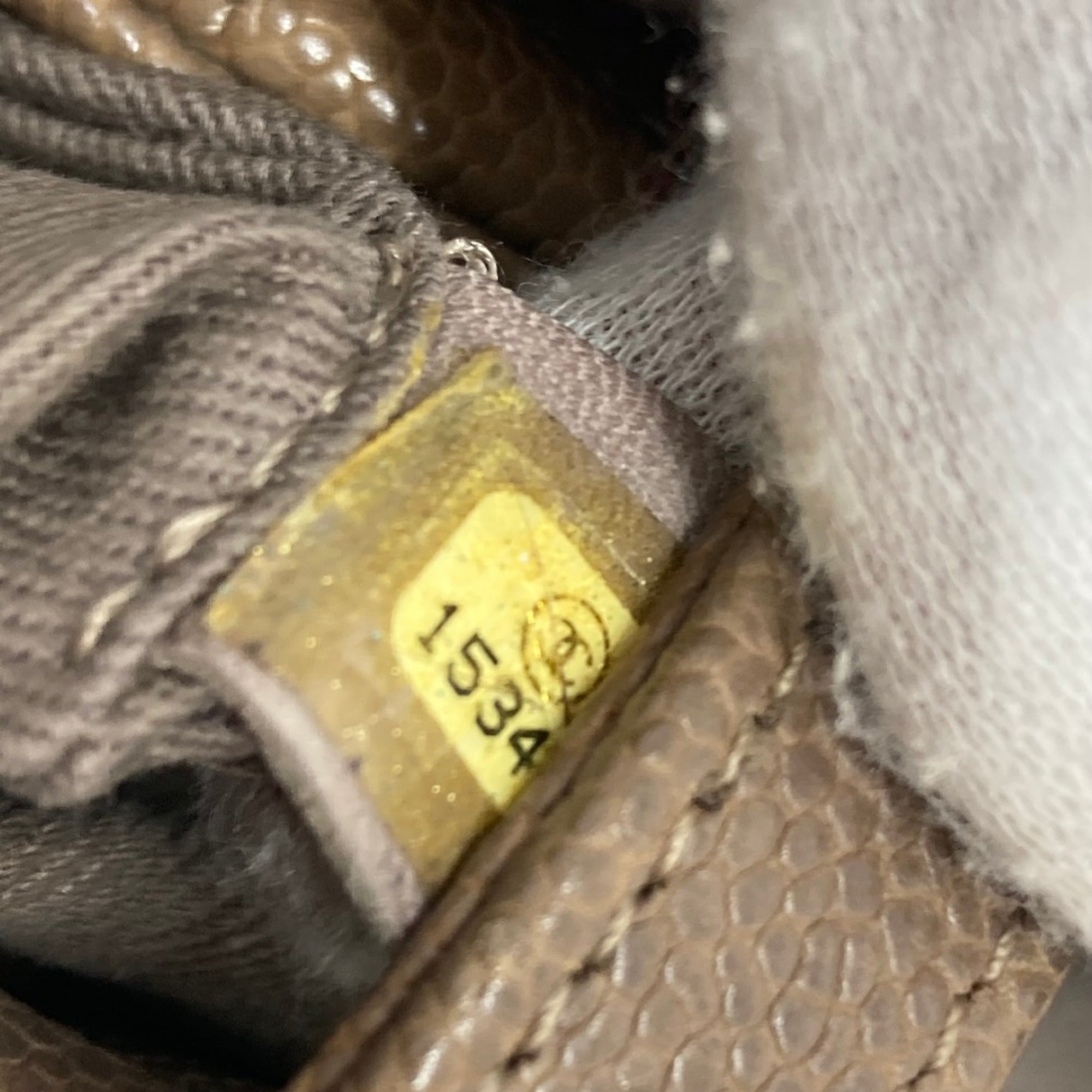 Chanel Brown Leather Shoulder Bag (Pre-Owned)