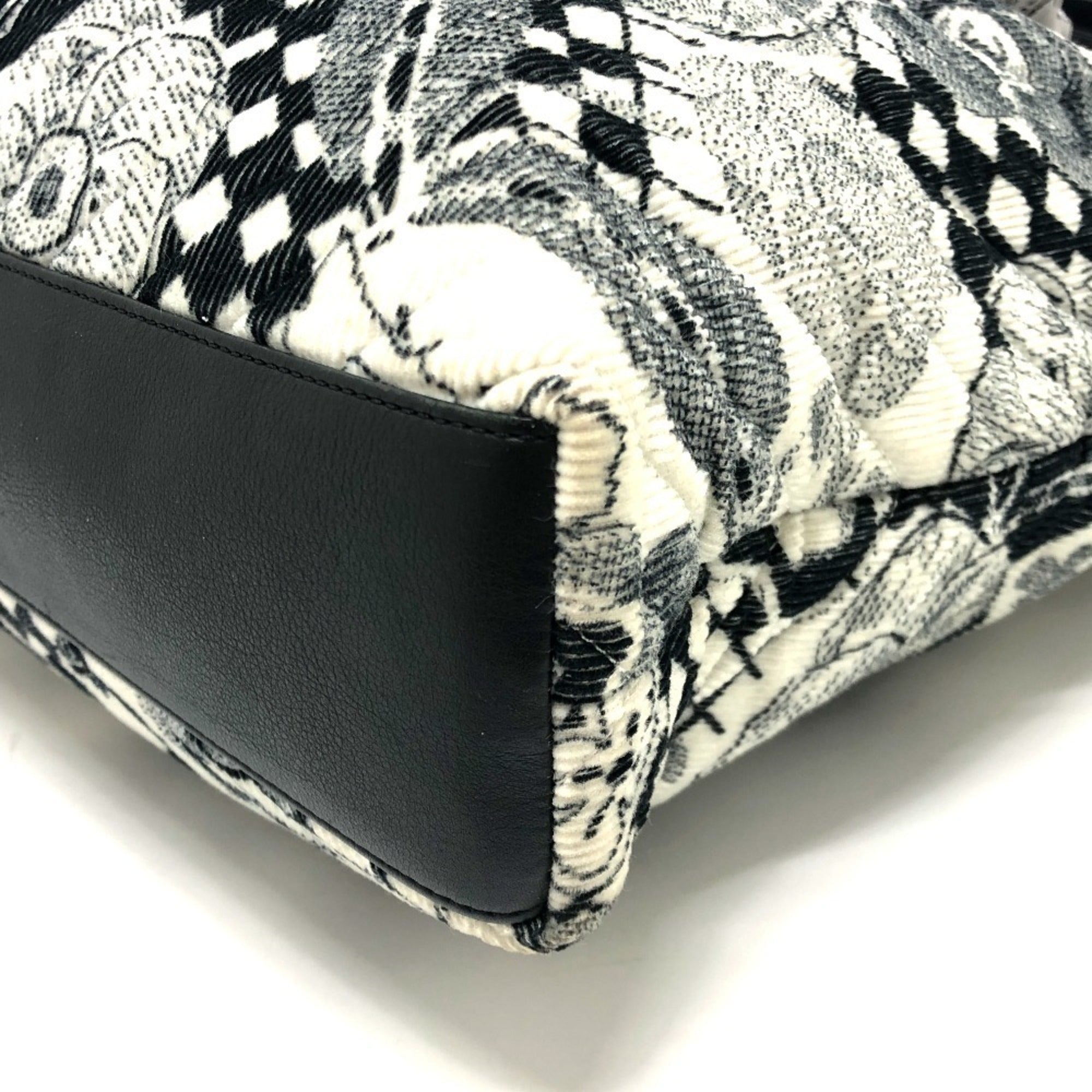 Chanel Black White Canvas Handbag Tote Bag (Pre-Owned)
