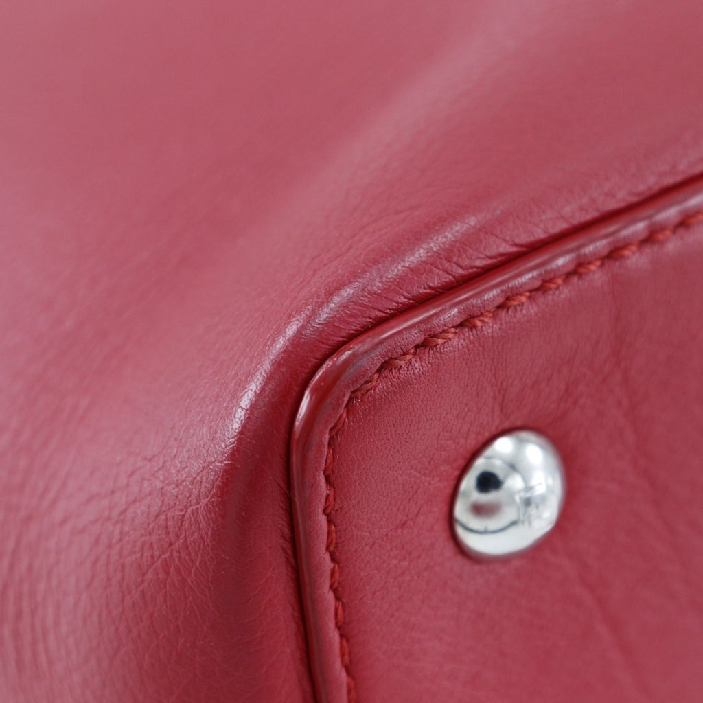 Fendi Red Color Leather Handbag (Pre-Owned)