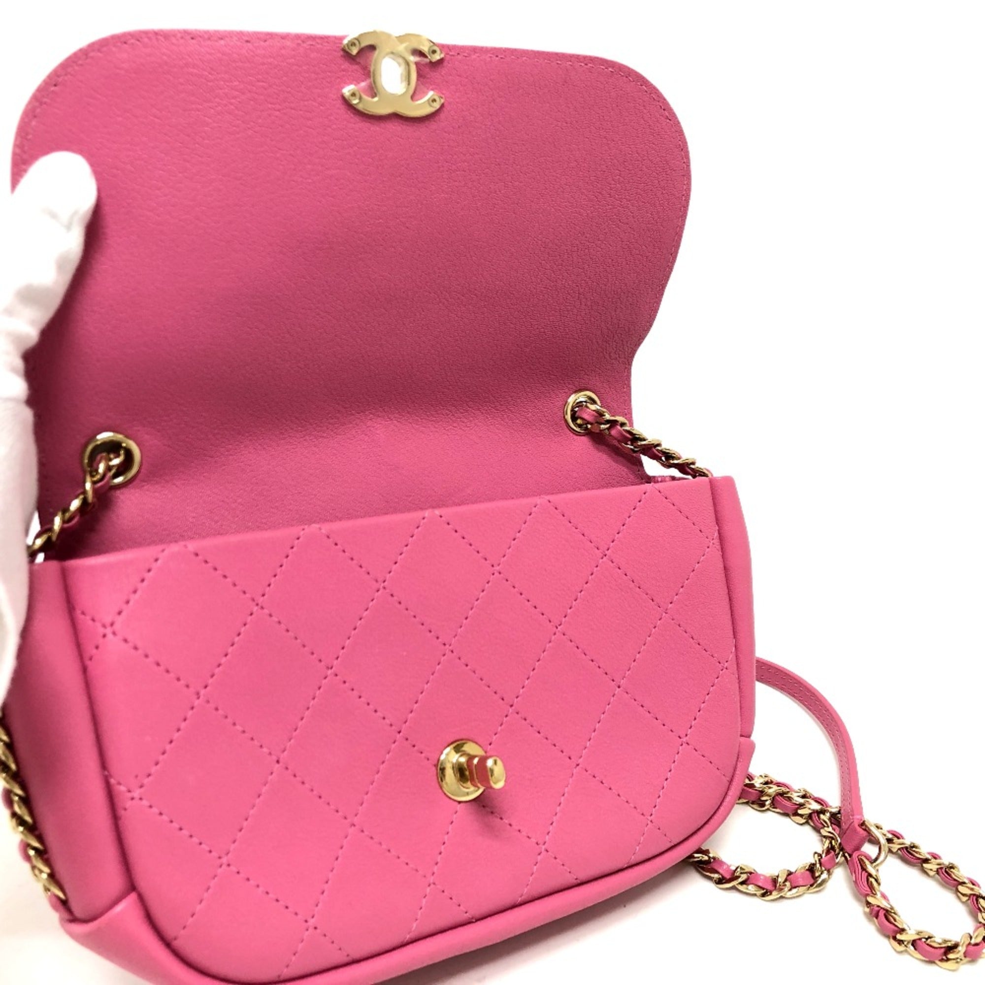 Chanel Pink Leather Shoulder Bag (Pre-Owned)