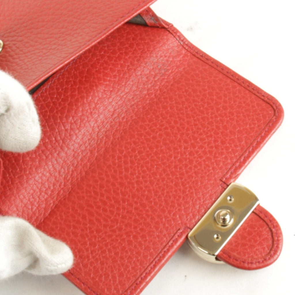 Gucci Red Color Leather Wallet (Bi-Fold) (Pre-Owned)