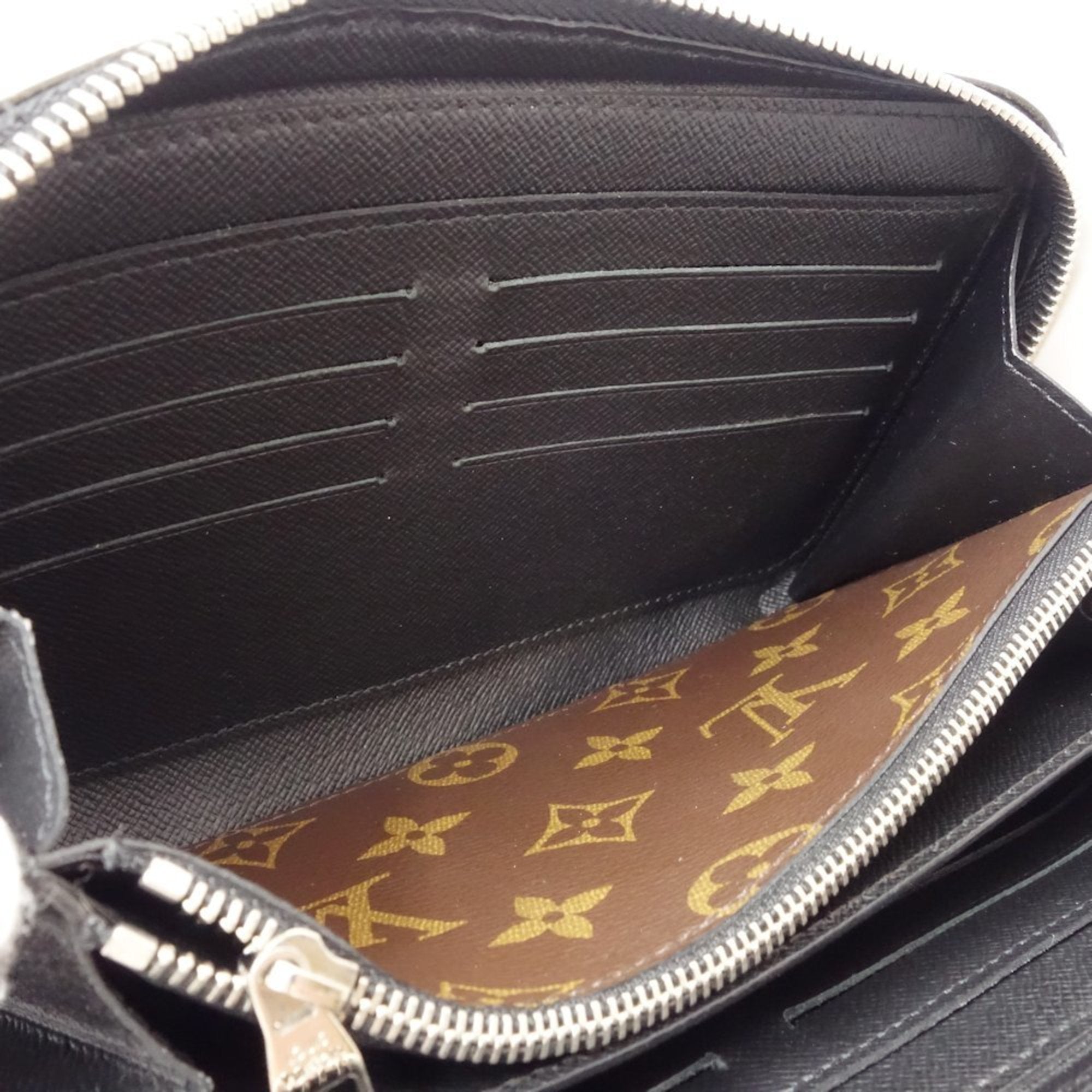 Louis Vuitton Brown Canvas Wallet (Bi-Fold) (Pre-Owned)