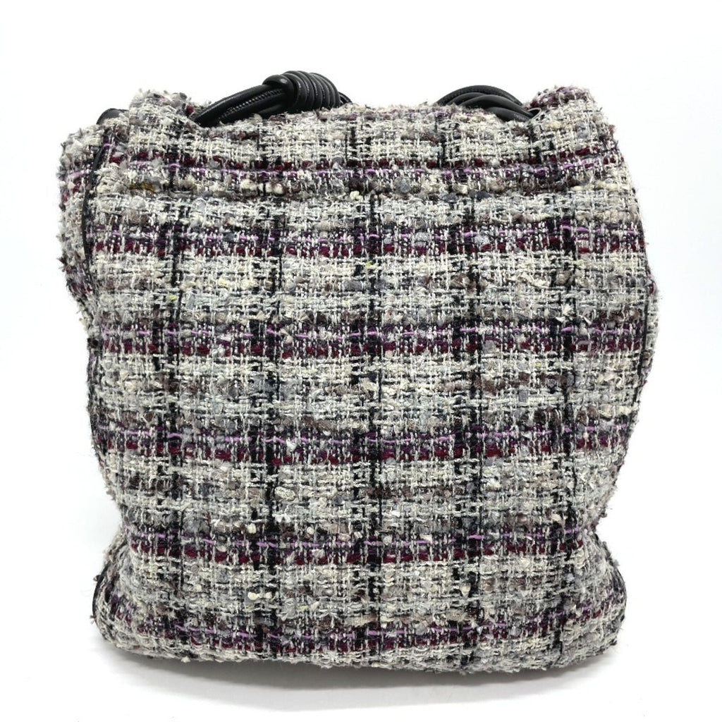 Chanel Gray Tweed Shoulder Bag (Pre-Owned)