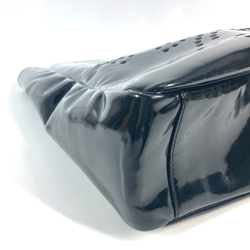 Chanel Black Leather Handbag (Pre-Owned)