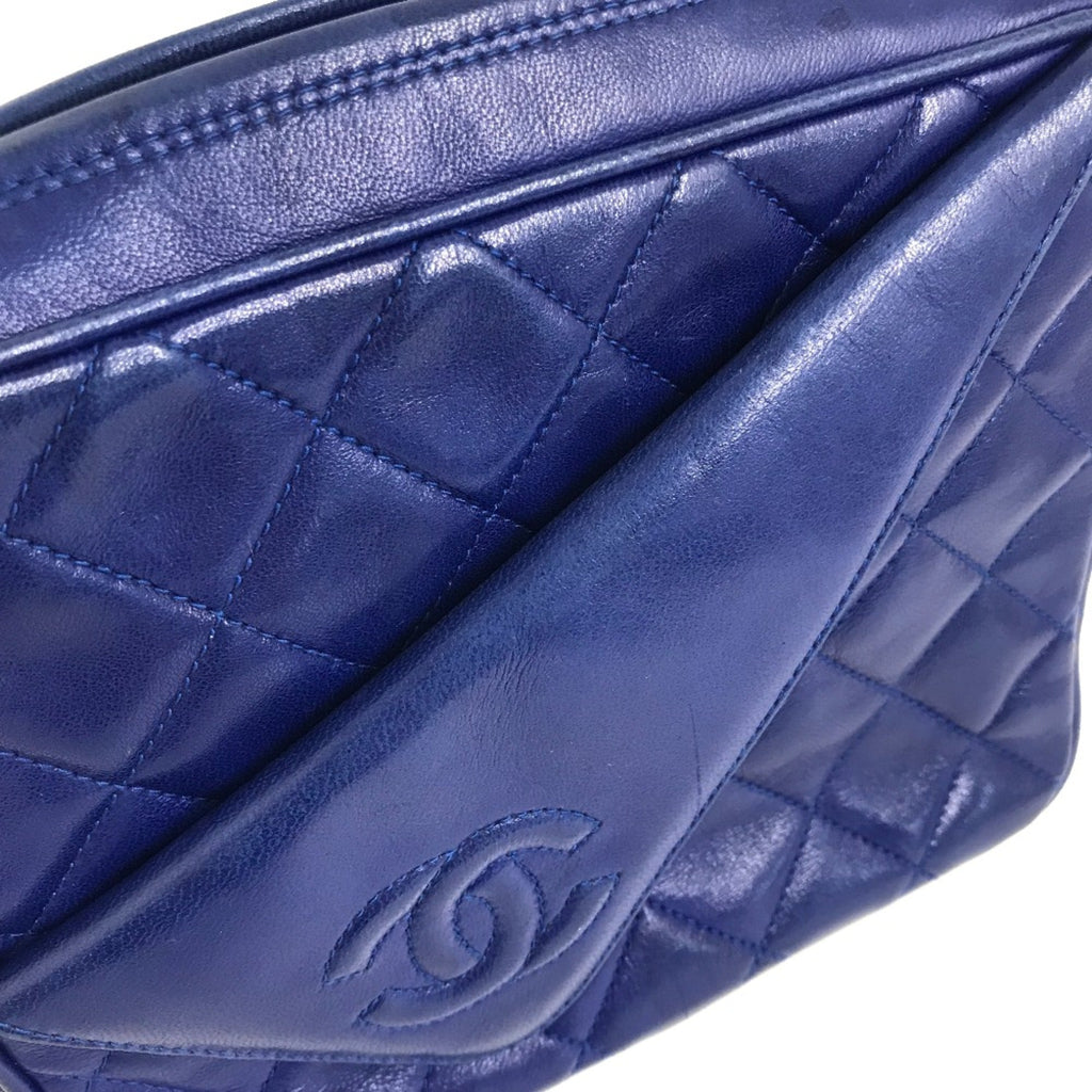 Chanel Blue Leather Shoulder Bag (Pre-Owned)