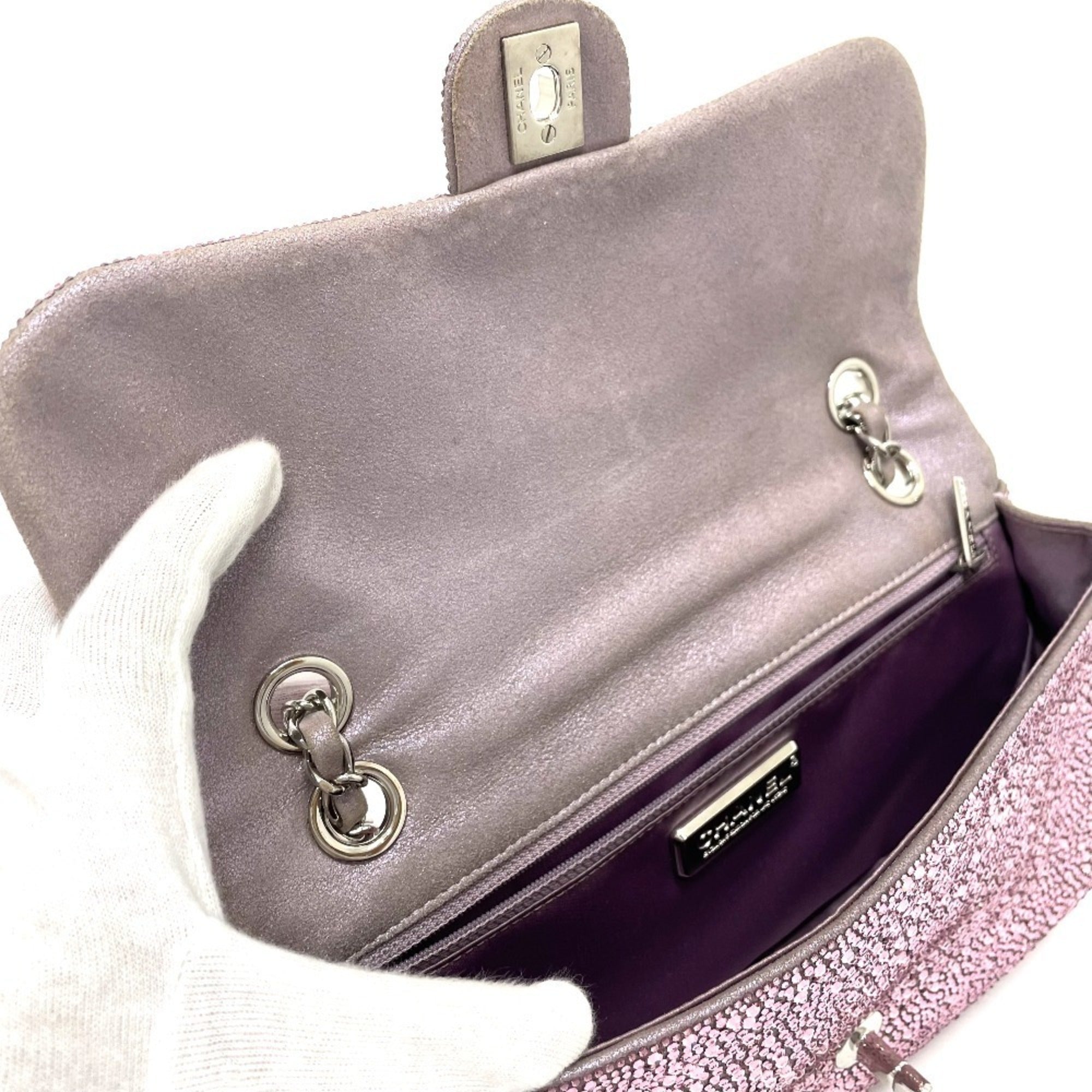 Chanel Pink Suede Shoulder Bag (Pre-Owned)