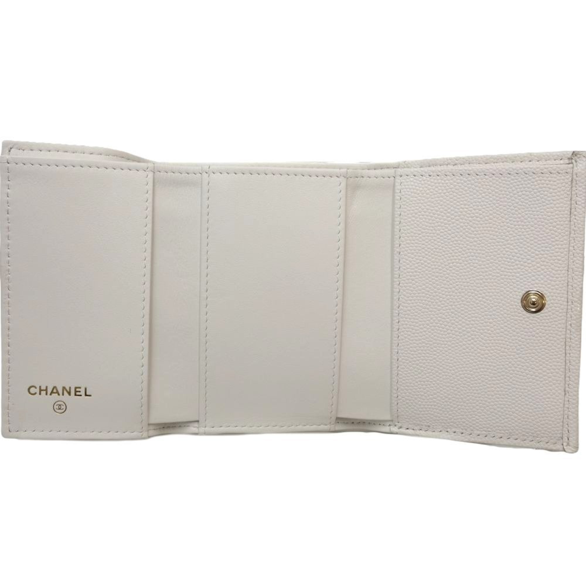 Chanel White Grained Calfskin Wallet (Tri-Fold) (Pre-Owned)