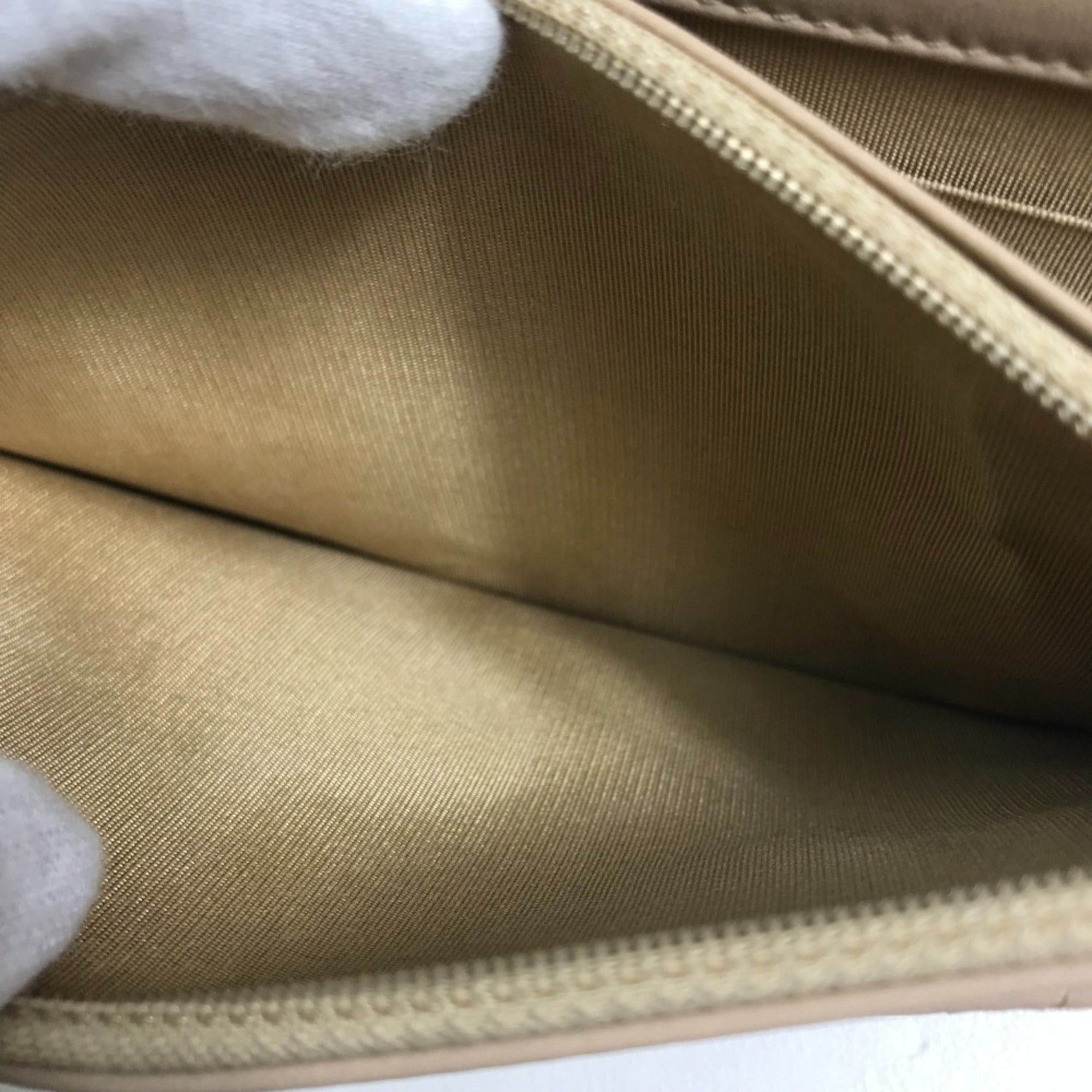 Chanel Beige Leather Long Wallet (Bi-Fold) (Pre-Owned)