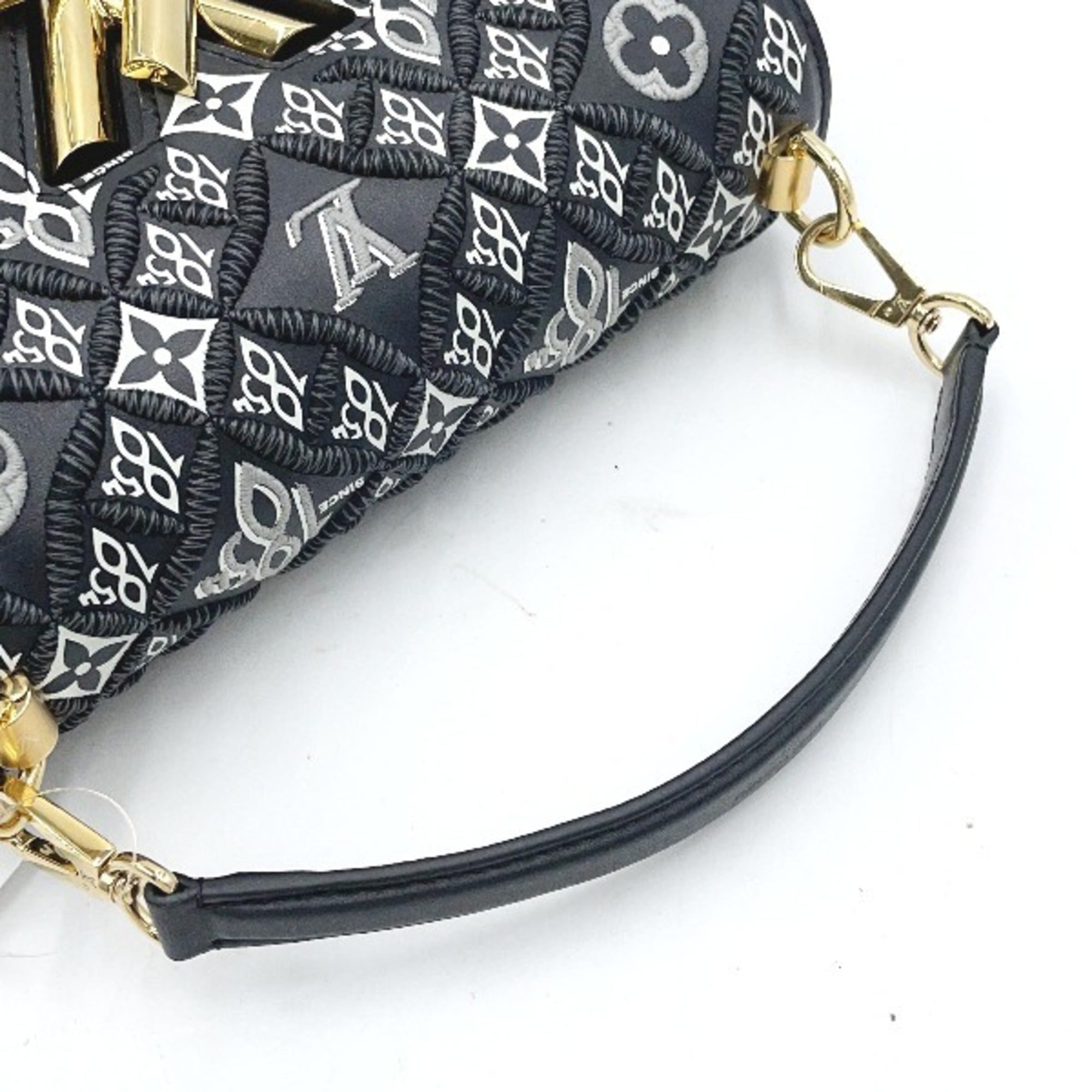 Louis Vuitton Black Leather Shoulder Bag (Pre-Owned)