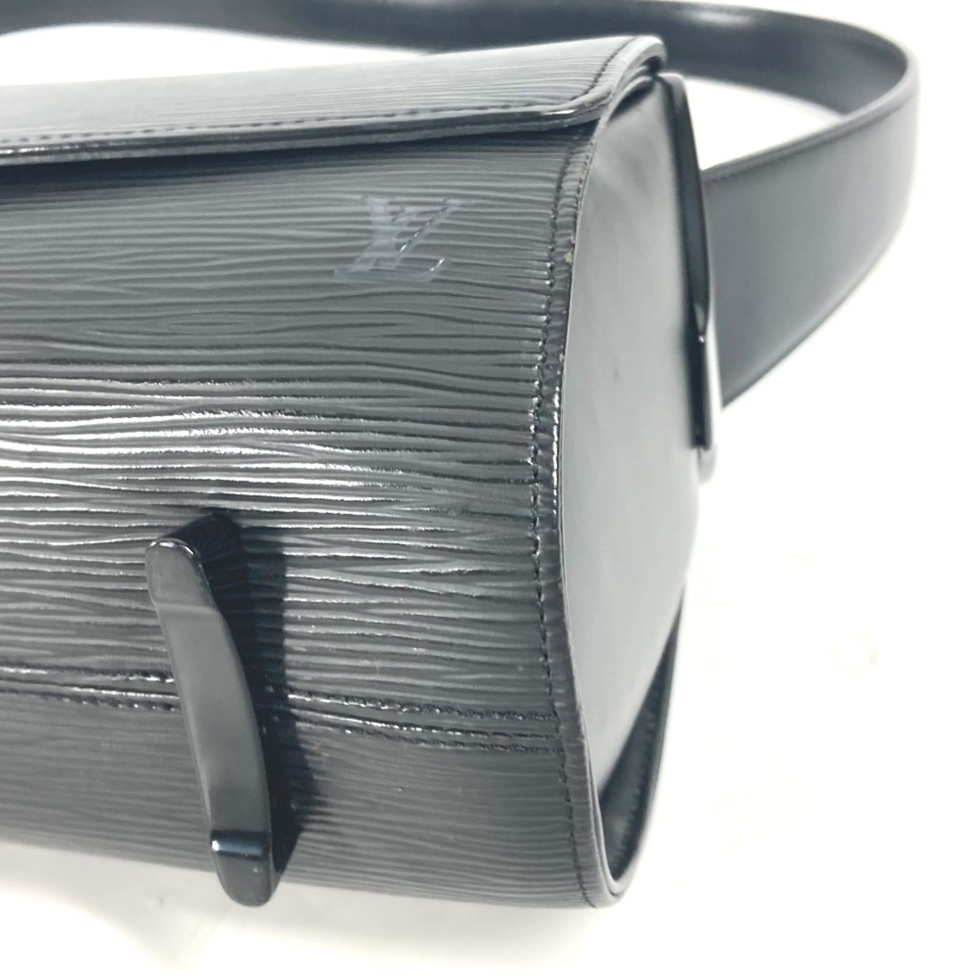 Louis Vuitton Black Noir Epi Leather Shoulder Bag (Pre-Owned)