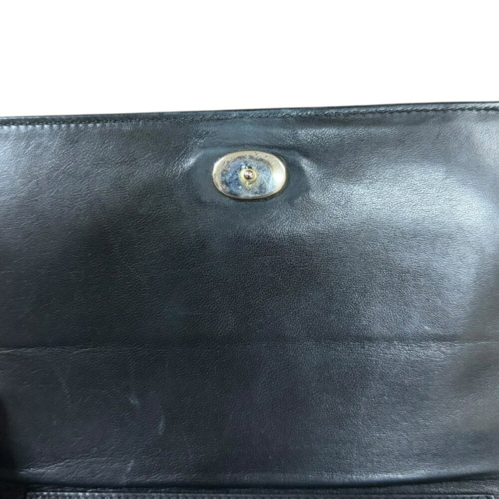 Chanel Black Leather Shoulder Bag (Pre-Owned)