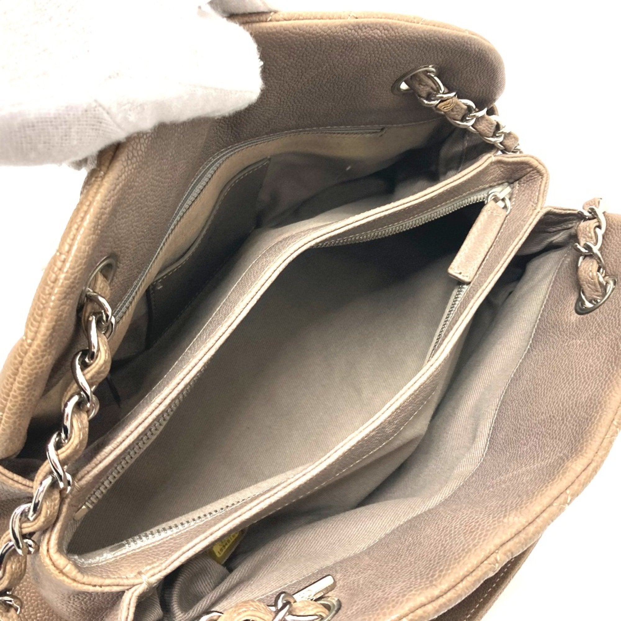 Chanel Brown Leather Shoulder Bag (Pre-Owned)
