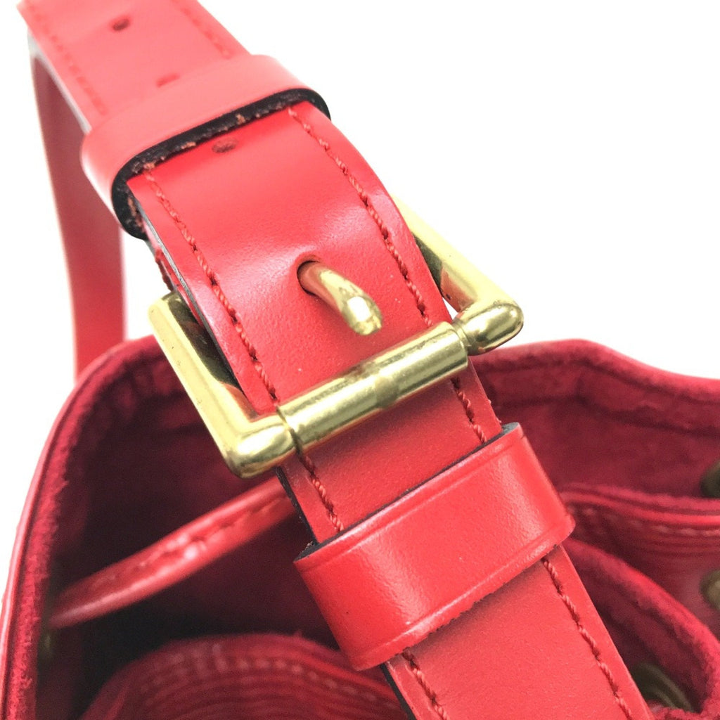 Louis Vuitton Red Leather Shoulder Bag (Pre-Owned)