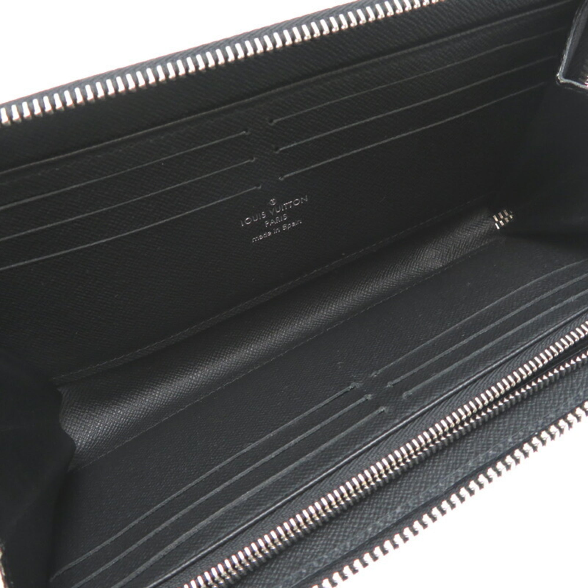Louis Vuitton Black Taiga Leather Wallet (Bi-Fold) (Pre-Owned)