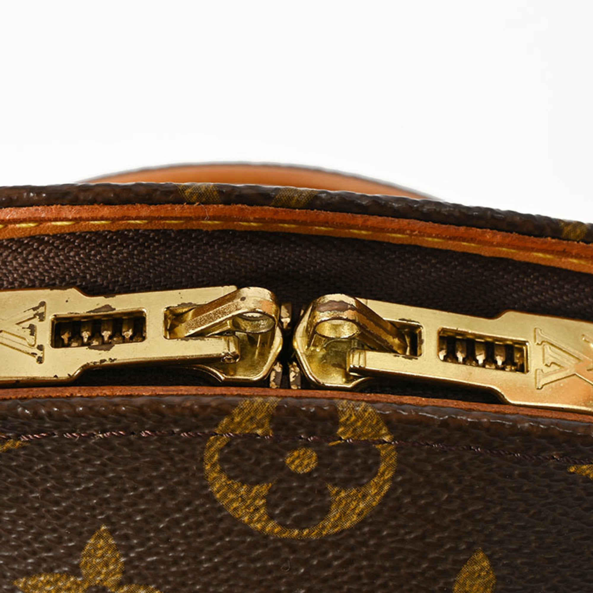 Louis Vuitton Monogram Monogram Canvas Handbag (Pre-Owned)