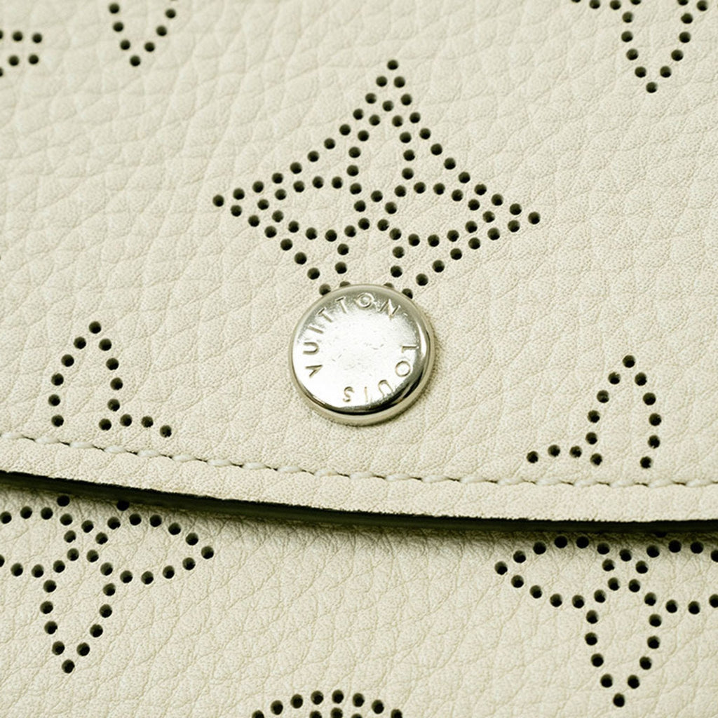 Louis Vuitton Cream Lv Off White Leather Long Wallet (Bi-Fold) (Pre-Owned)