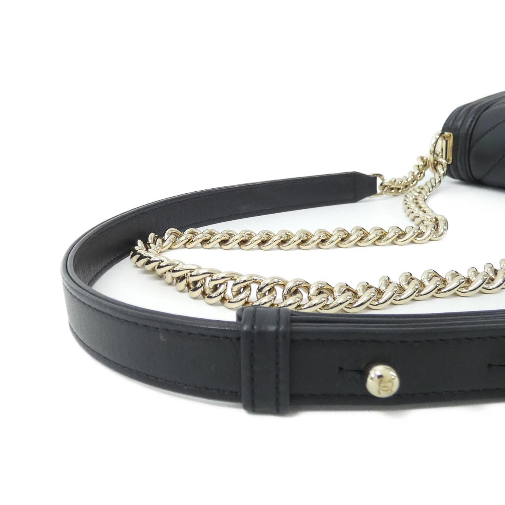 Chanel Boy Chanel Black Leather Shoulder Bag (Pre-Owned)