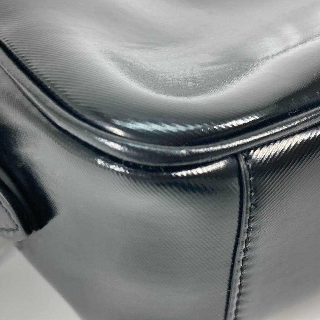 Burberry Black Leather Shoulder Bag (Pre-Owned)