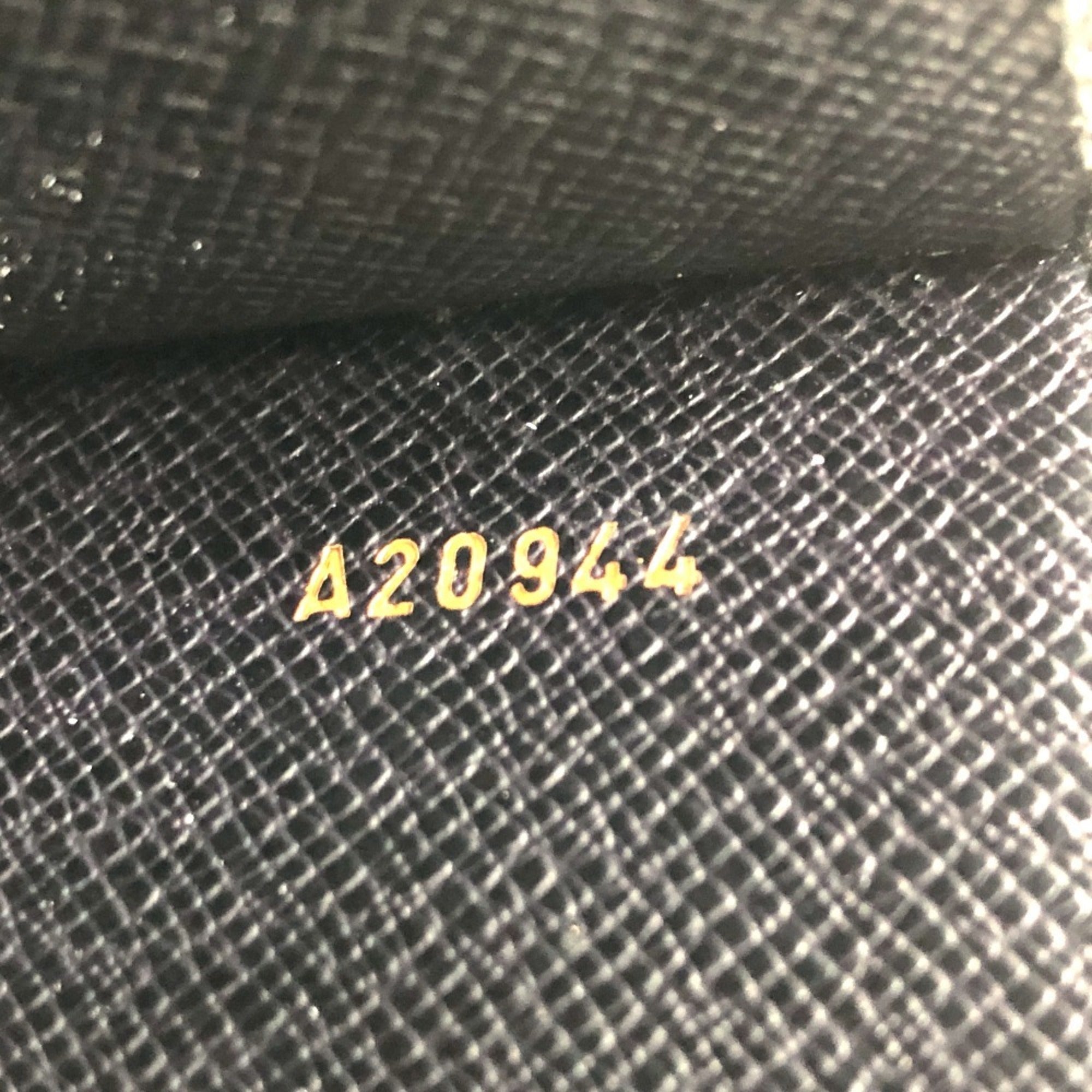 Louis Vuitton Black Epi Leather Handbag (Pre-Owned)