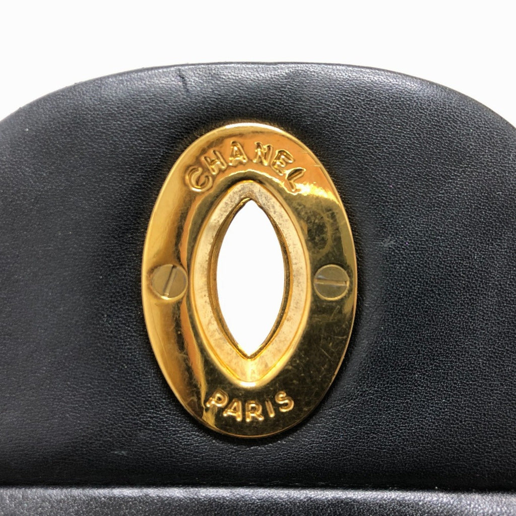 Chanel Black Leather Shoulder Bag (Pre-Owned)