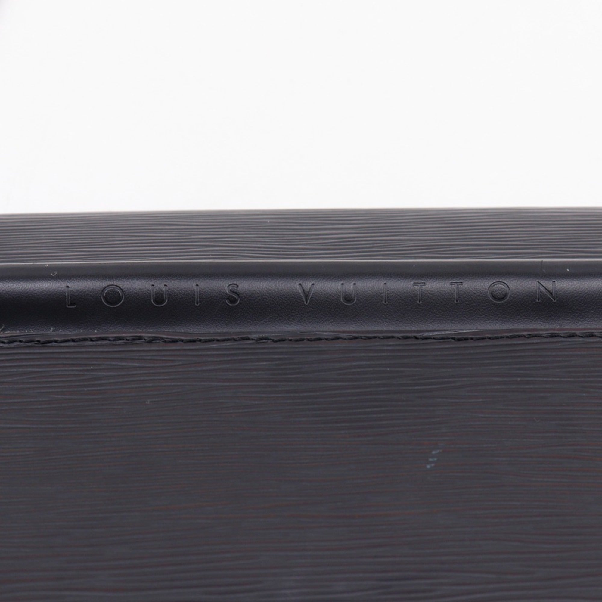 Louis Vuitton Black Noir Epi Leather Shoulder Bag (Pre-Owned)