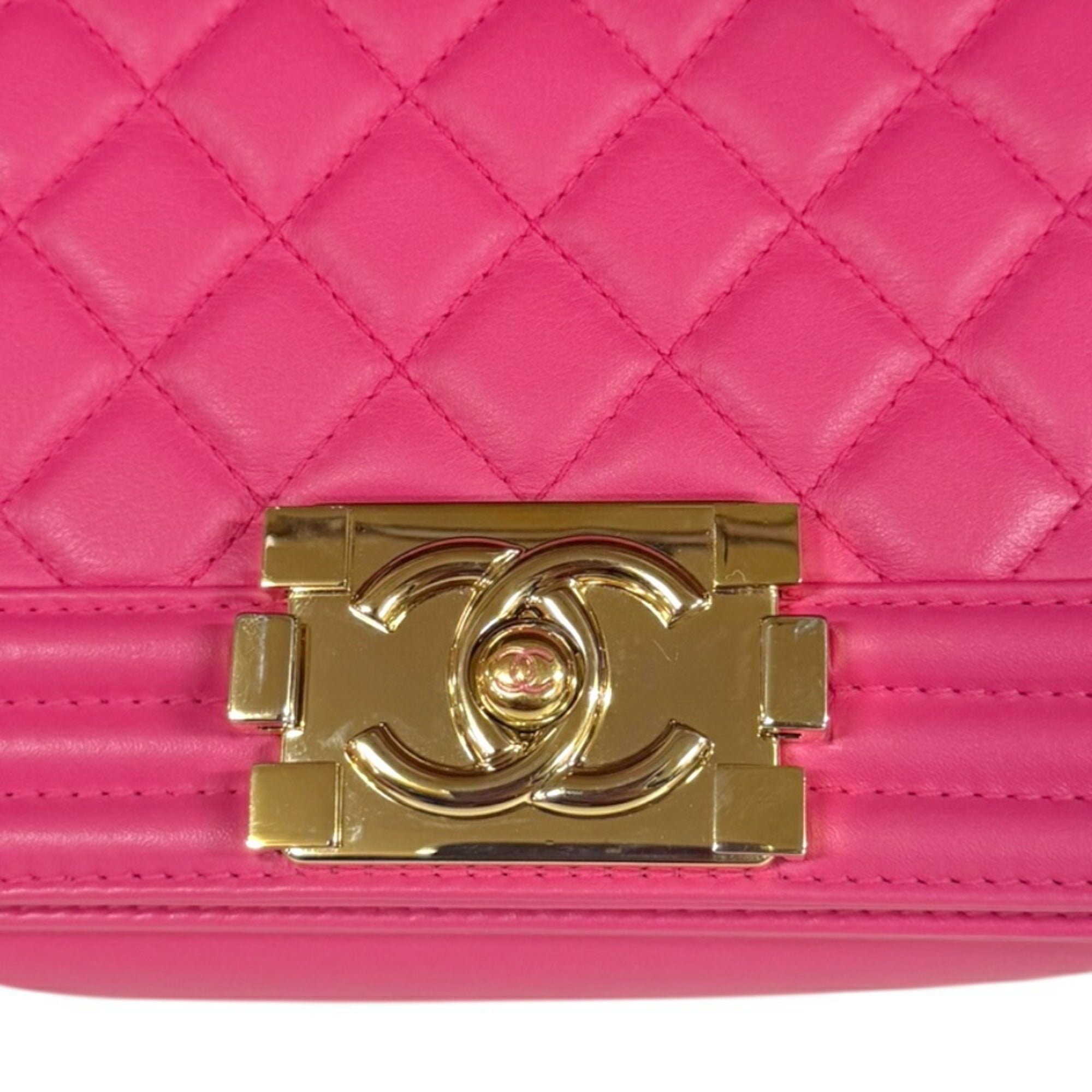 Chanel Pink Leather Shoulder Bag (Pre-Owned)