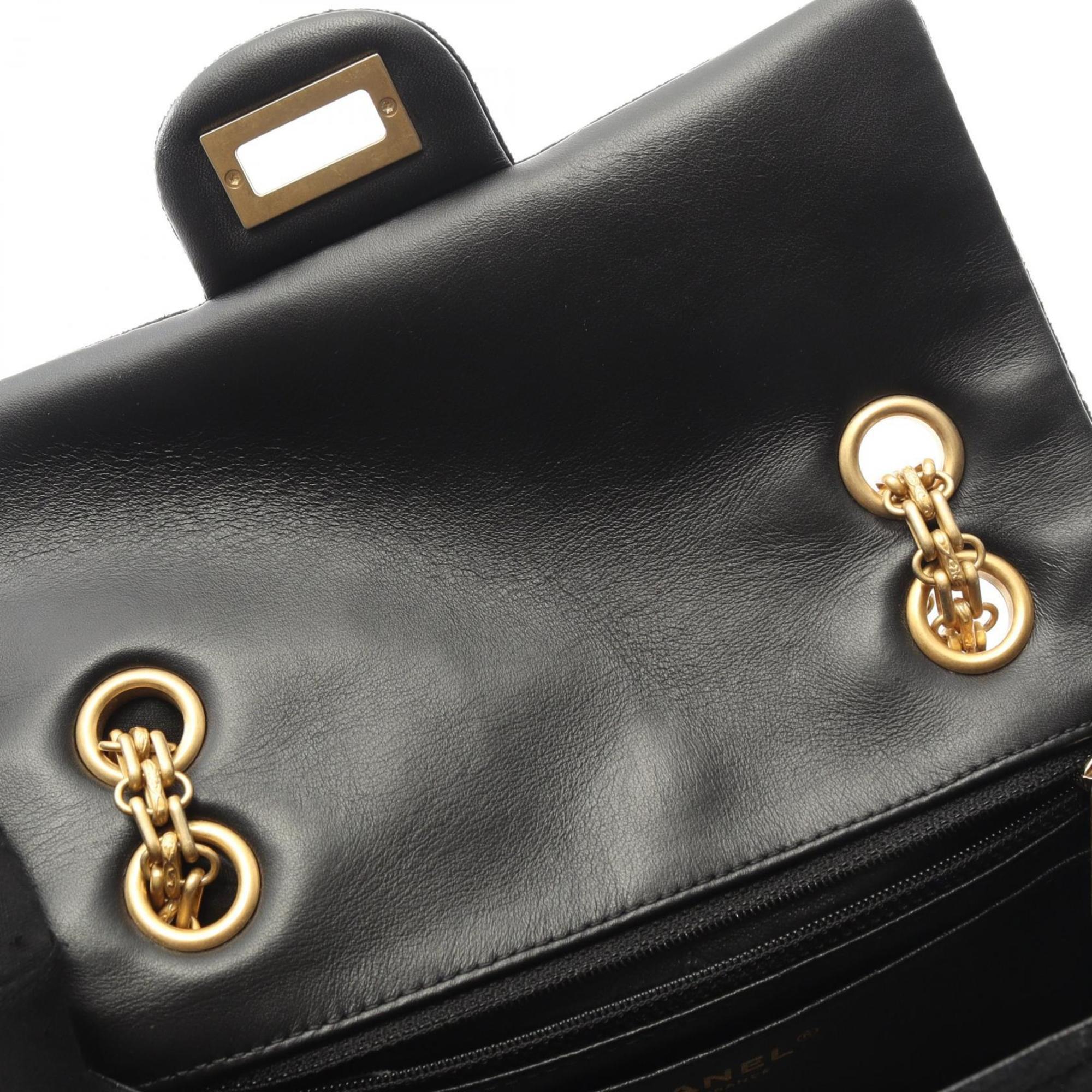 Chanel Black Fabric Shoulder Bag (Pre-Owned)