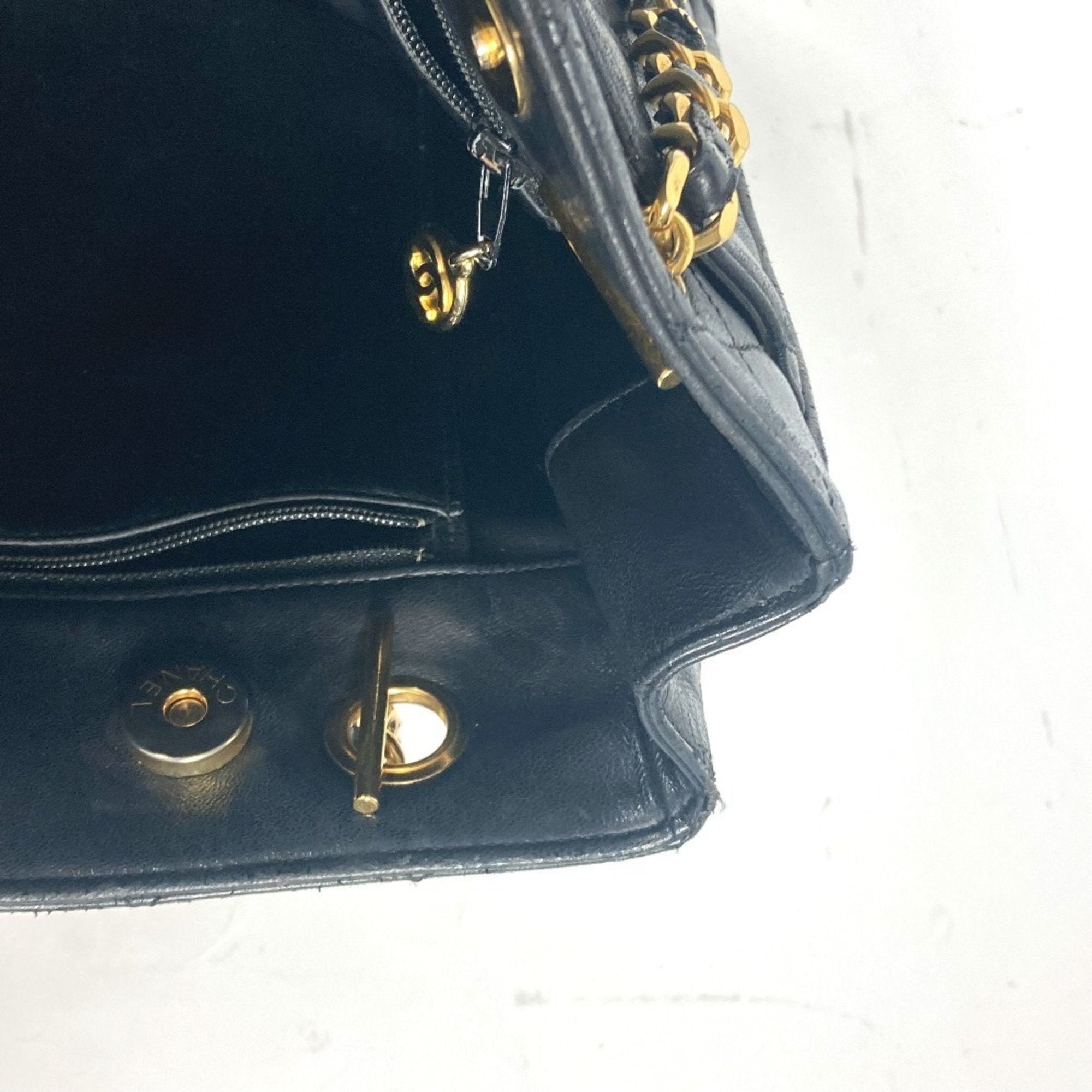 Chanel Black Gold Leather Shoulder Bag Tote Bag (Pre-Owned)