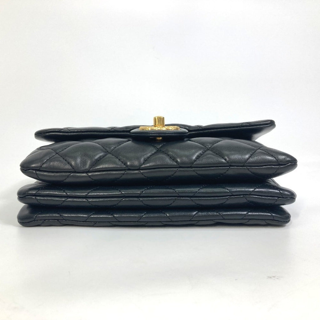 Chanel Black Leather Shoulder Bag (Pre-Owned)